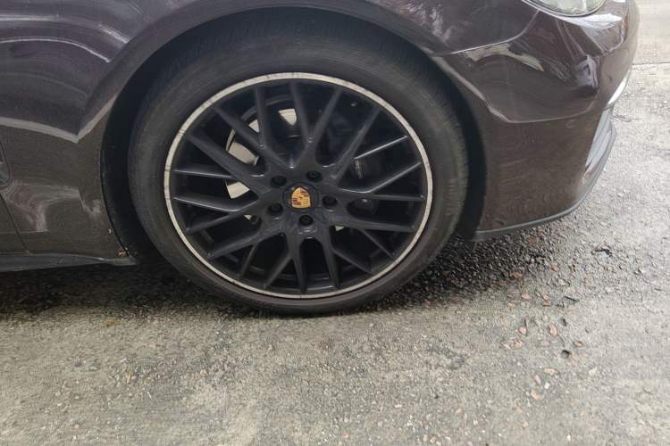 Used Porsche Panamera 2021 Panamera 2.9T Right Front Wheel Hub