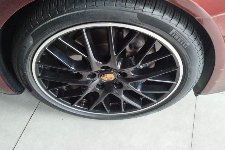 Used Porsche Panamera 2021 Panamera 2.9T Right Front Wheel Hub