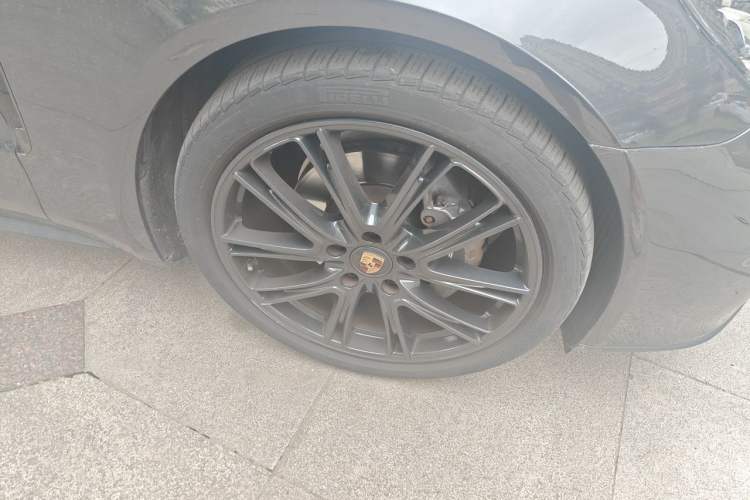 Used Porsche Panamera 2021 Panamera 2.9T Right Front Wheel Hub