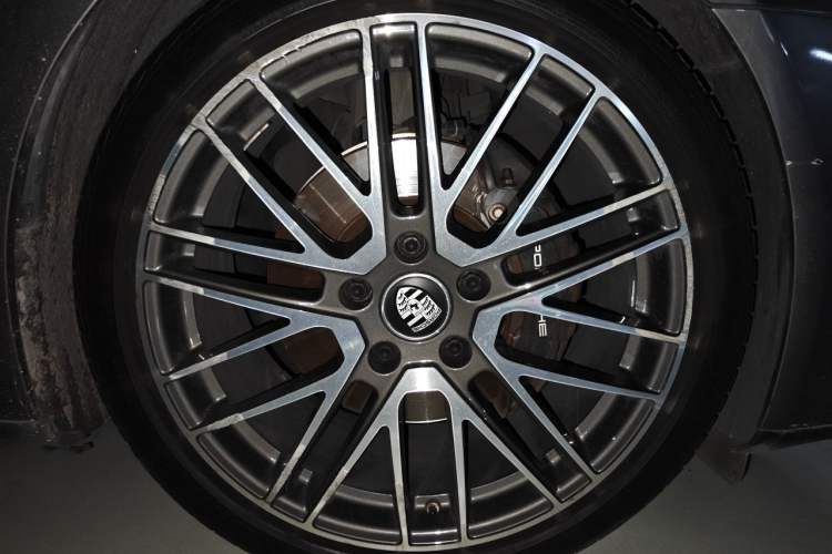 Used Porsche Panamera 2021 Panamera 2.9T Right Front Wheel Hub