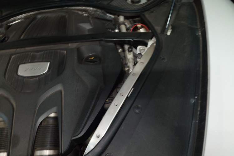 Used Porsche Panamera 2021 Panamera 4 Executive Long Wheelbase 2.9T Engine Bay Left