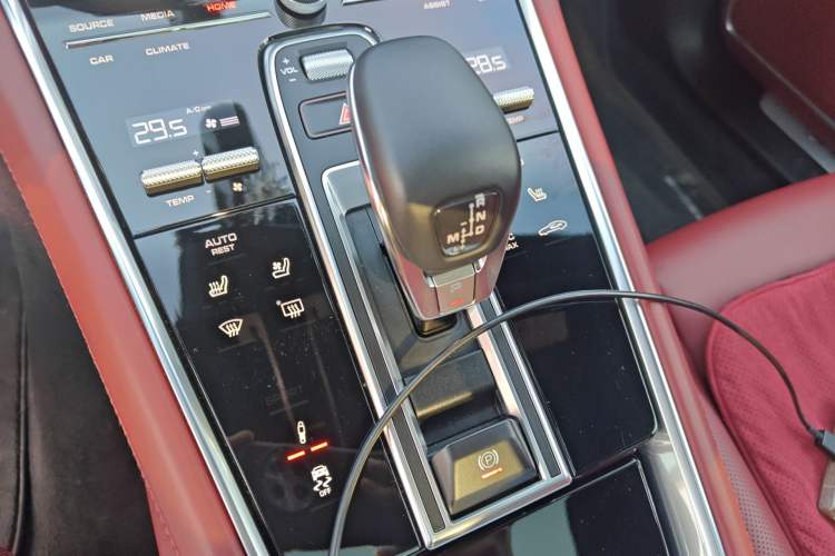 Used Porsche Panamera 2021 Panamera 4 Executive Long Wheelbase 2.9T Gear Lever