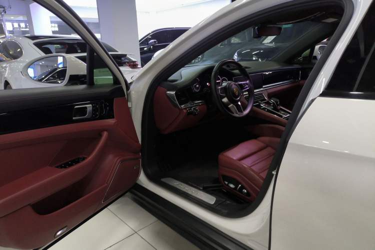 Used Porsche Panamera 2021 Panamera 2.9T Interior 3