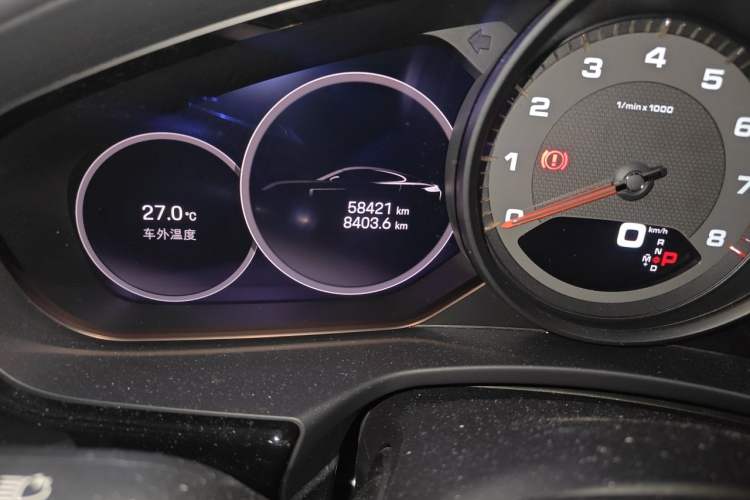Used Porsche Panamera 2021 Panamera 2.9T Odometer Close Up