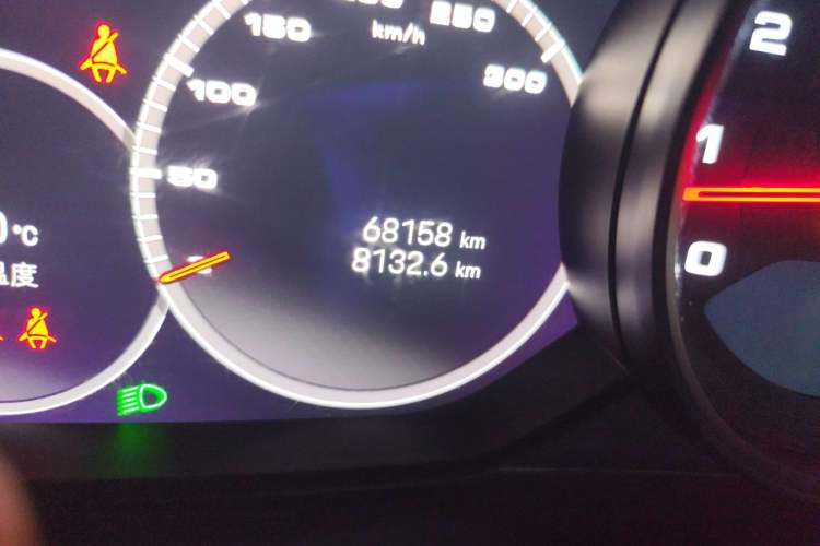 Used Porsche Panamera 2021 Panamera 2.9T Odometer Close Up