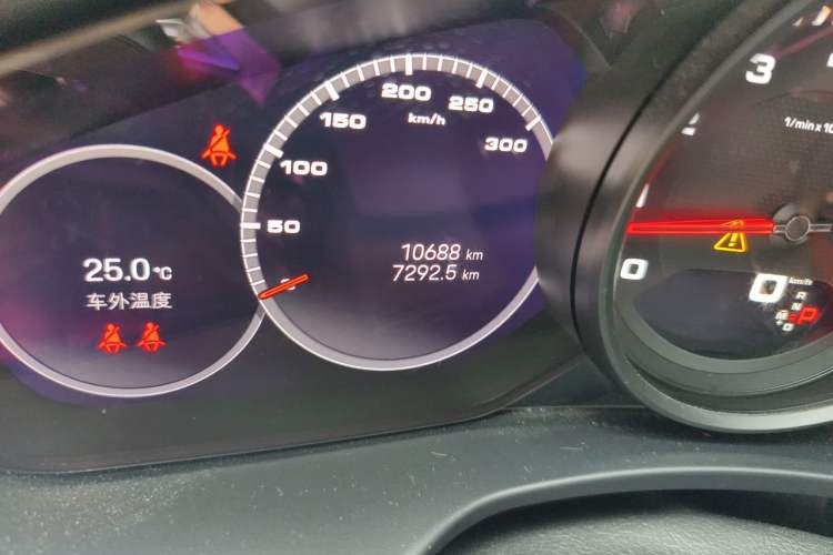 Used Porsche Panamera 2021 Panamera 2.9T Odometer Close Up