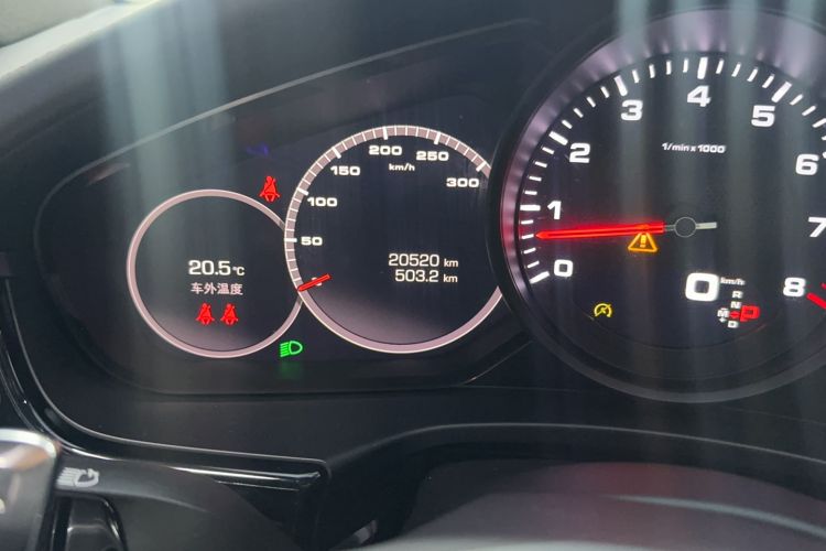 Used Porsche Panamera 2021 Panamera 2.9T Odometer Close Up