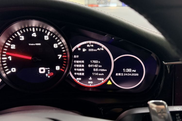 Used Porsche Panamera 2021 Panamera 2.9T Odometer Close Up