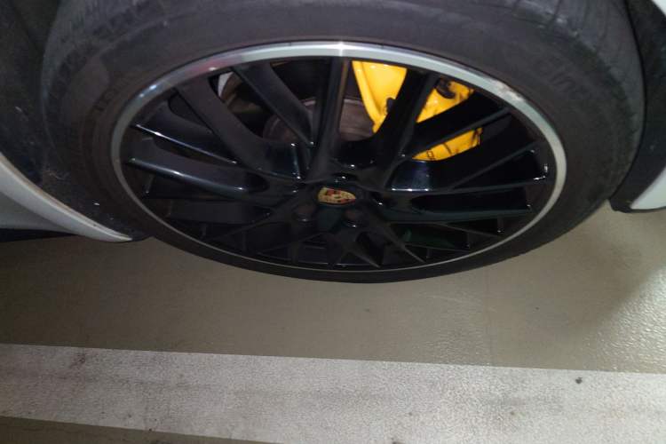 Used Porsche Panamera 2021 Panamera 4 Executive Long Wheelbase 2.9T Right Front Wheel Hub