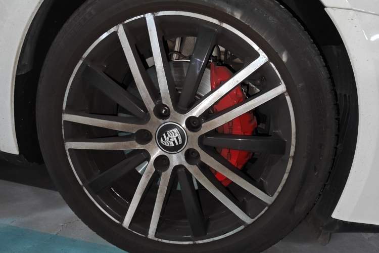 Used Porsche Panamera 2021 Panamera 2.9T Right Front Wheel Hub