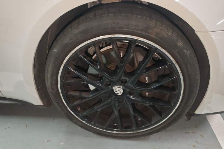 Used Porsche Panamera 2021 Panamera 2.9T Right Front Wheel Hub