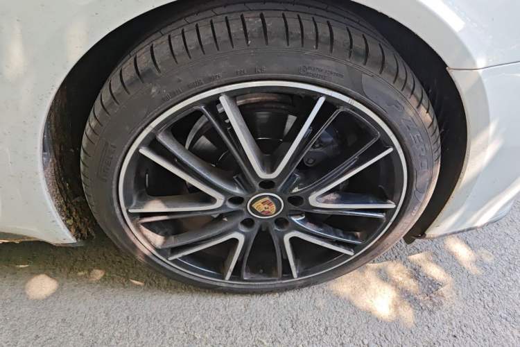 Used Porsche Panamera 2021 Panamera 4 Executive Long Wheelbase 2.9T Right Front Wheel Hub