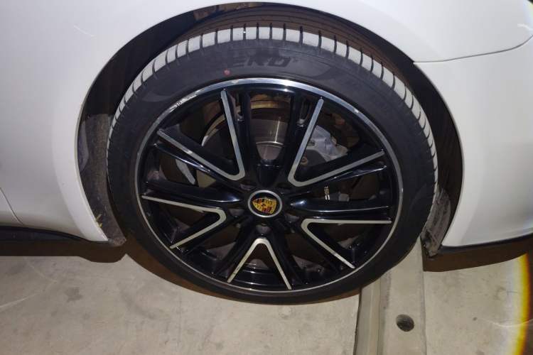 Used Porsche Panamera 2021 Panamera 2.9T Right Front Wheel Hub