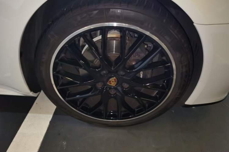 Used Porsche Panamera 2021 Panamera 2.9T Right Front Wheel Hub