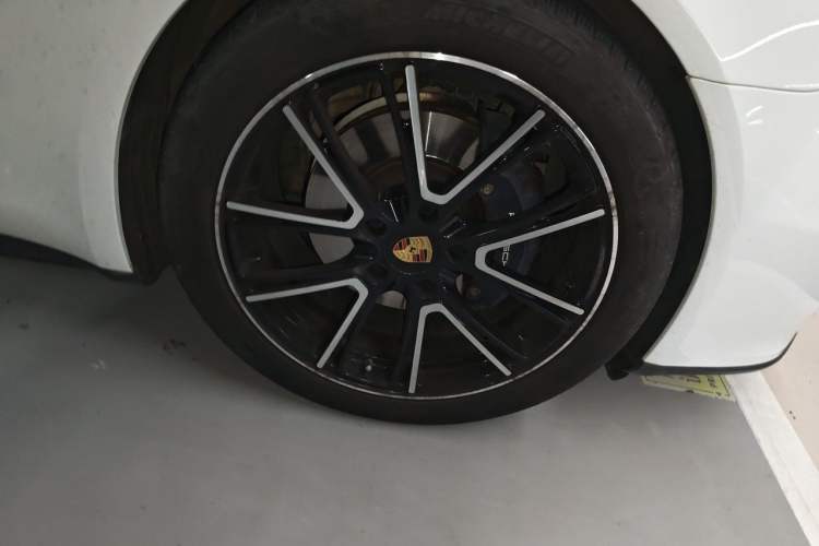 Used Porsche Panamera 2021 Panamera 2.9T Right Front Wheel Hub