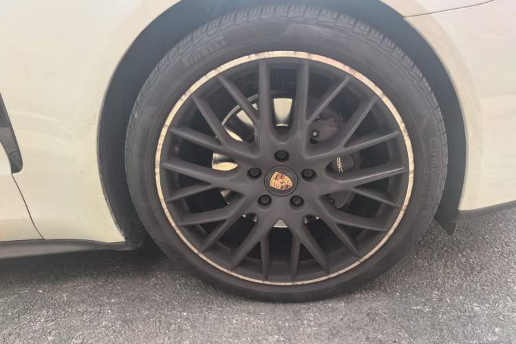 Used Porsche Panamera 2021 Panamera 2.9T Right Front Wheel Hub