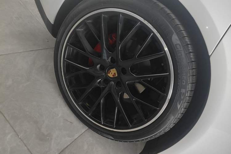 Used Porsche Panamera 2021 Panamera 4 Executive Long Wheelbase 2.9T Right Rear Wheel Hub