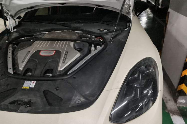 Used Porsche Panamera 2021 Panamera GTS 4.0T Engine Bay Left
