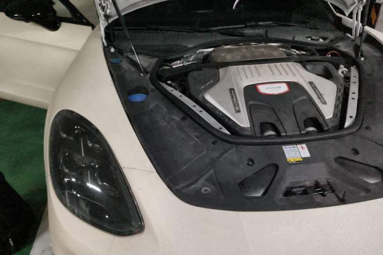 Used Porsche Panamera 2021 Panamera GTS 4.0T Engine Bay Right