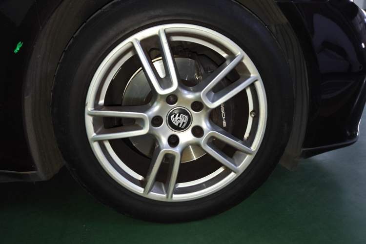 Used Porsche Panamera 2021 Panamera 2.9T Right Front Wheel Hub