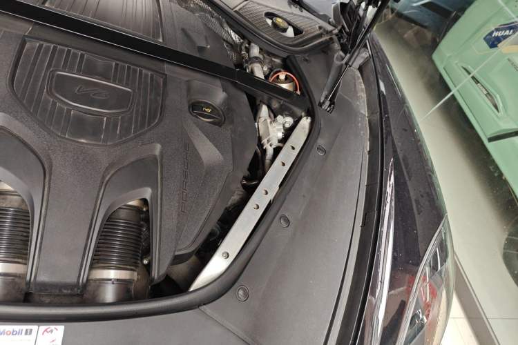 Used Porsche Panamera 2022 Panamera 4 E-Hybrid Platinum Edition 2.9T Engine Bay Left