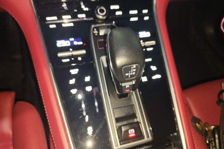 Used Porsche Panamera 2022 Panamera 4 Executive Long Wheelbase 2.9T Gear Lever