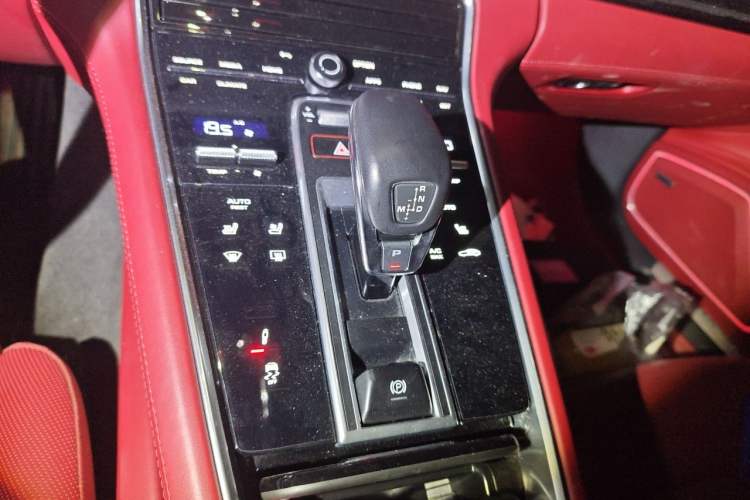 Used Porsche Panamera 2022 Panamera Executive Long Wheelbase 2.9T Gear Lever
