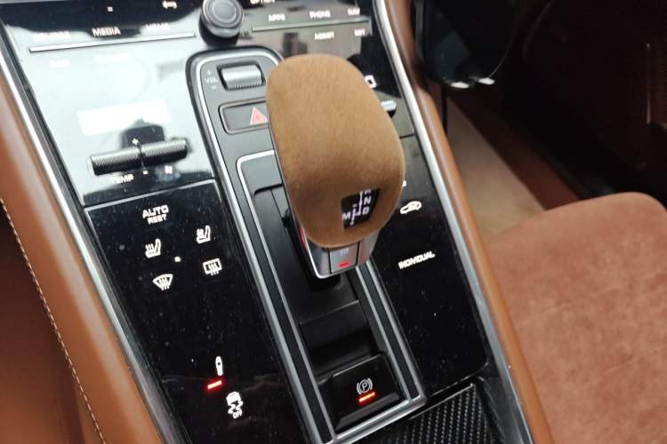Used Porsche Panamera 2022 Panamera 4 E-Hybrid Platinum Edition 2.9T Gear Lever