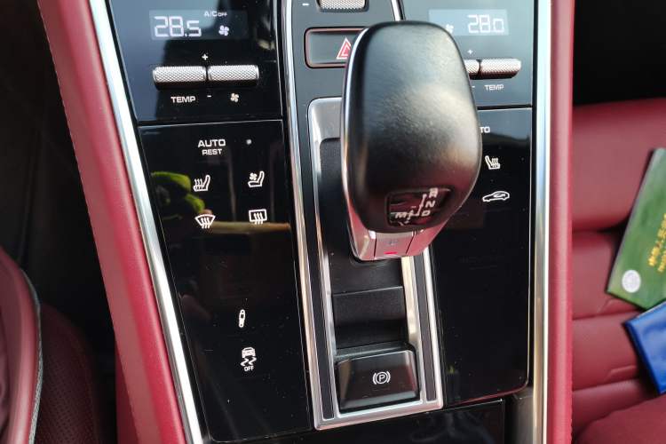 Used Porsche Panamera 2022 Panamera 4 Executive Long Wheelbase 2.9T Gear Lever