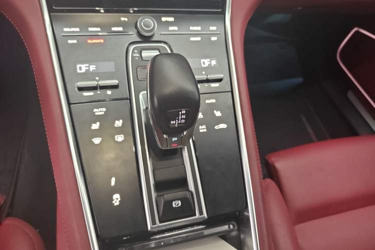 Used Porsche Panamera 2022 Panamera Executive Long Wheelbase 2.9T Gear Lever
