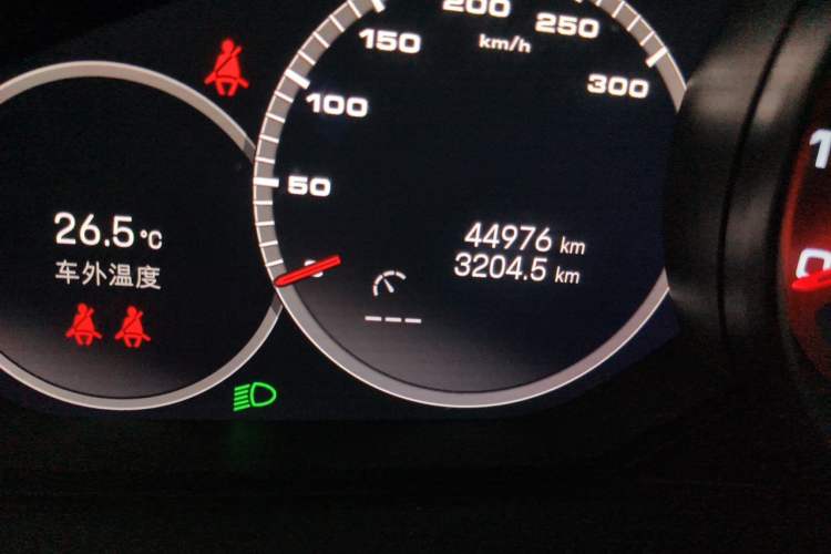 Used Porsche Panamera 2022 Panamera 2.9T Odometer Close Up