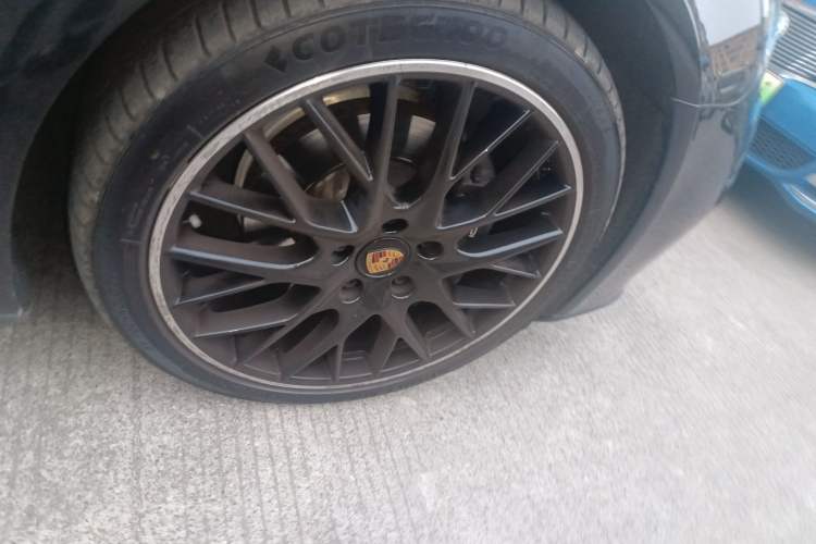 Used Porsche Panamera 2022 Panamera 2.9T Right Front Wheel Hub