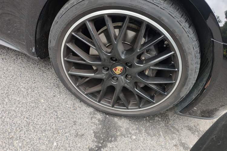 Used Porsche Panamera 2022 Panamera 2.9T Right Front Wheel Hub