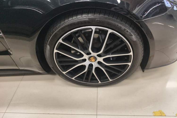 Used Porsche Panamera 2022 Panamera 2.9T Right Front Wheel Hub