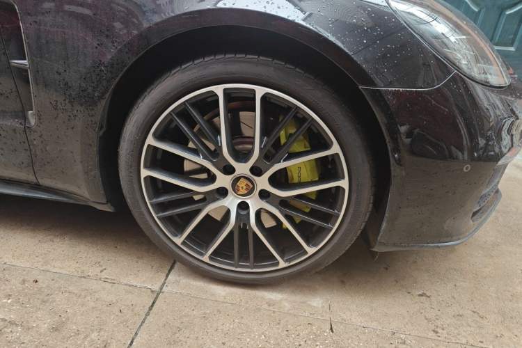 Used Porsche Panamera 2022 Panamera 4 E-Hybrid Platinum Edition 2.9T Right Front Wheel Hub