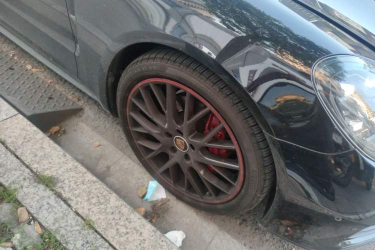 Used Porsche Panamera 2022 Panamera 2.9T Platinum Edition Right Front Wheel Hub