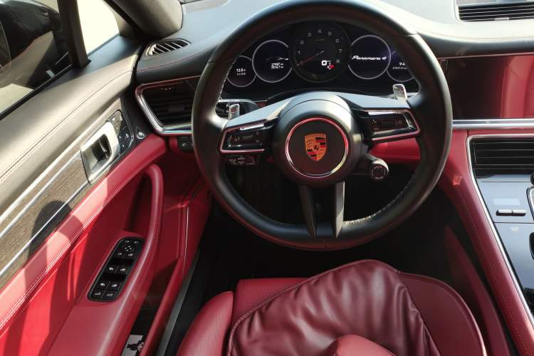 Used Porsche Panamera 2022 Panamera 4 Executive Long Wheelbase 2.9T Steering Wheel