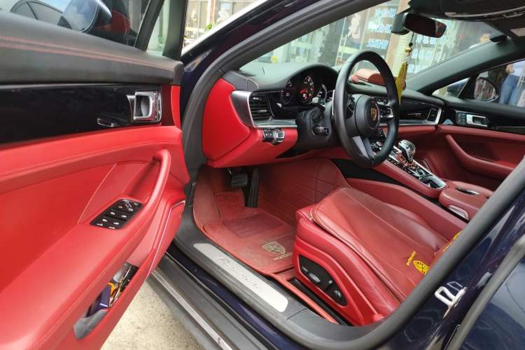 Used Porsche Panamera 2022 Panamera Executive Long Wheelbase Platinum Edition 2.9T Driver Seat