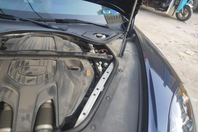 Used Porsche Panamera 2022 Panamera Executive Long Wheelbase 2.9T Engine Bay Left