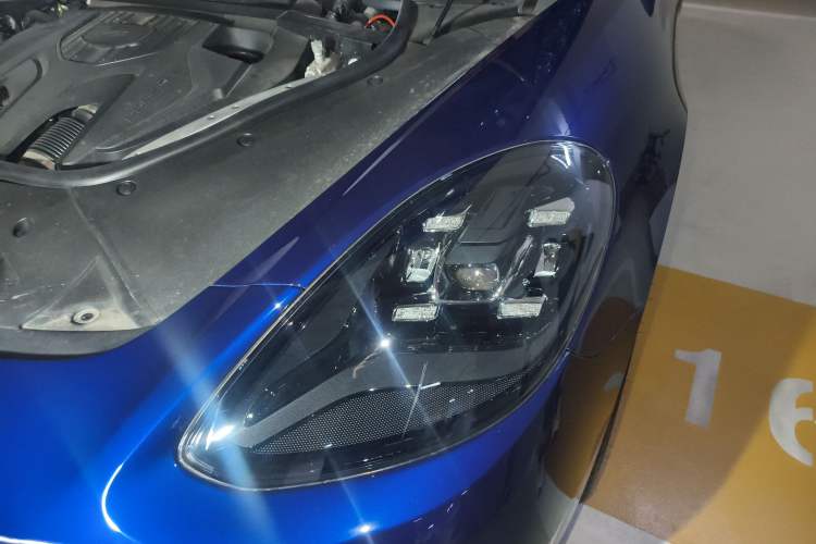 Used Porsche Panamera 2022 Panamera Executive Long Wheelbase 2.9T Engine Bay Left