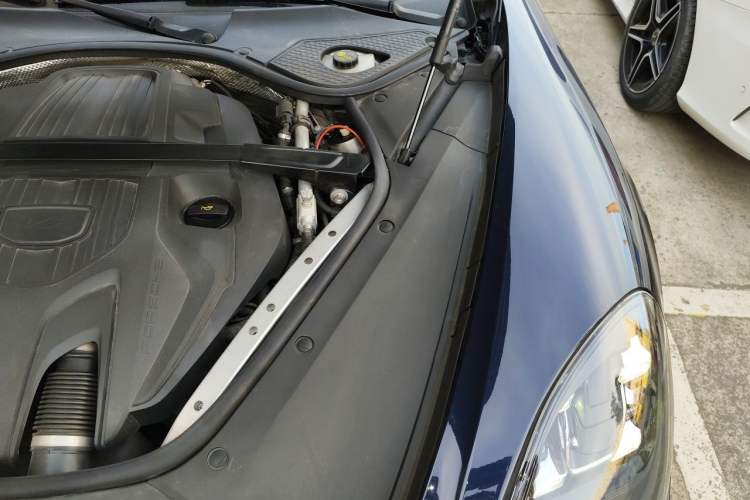 Used Porsche Panamera 2022 Panamera Executive Long Wheelbase Platinum Edition 2.9T Engine Bay Left