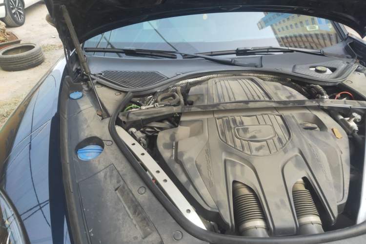 Used Porsche Panamera 2022 Panamera Executive Long Wheelbase 2.9T Engine Bay Right
