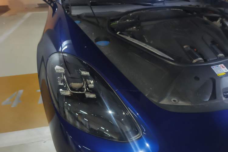 Used Porsche Panamera 2022 Panamera Executive Long Wheelbase 2.9T Engine Bay Right