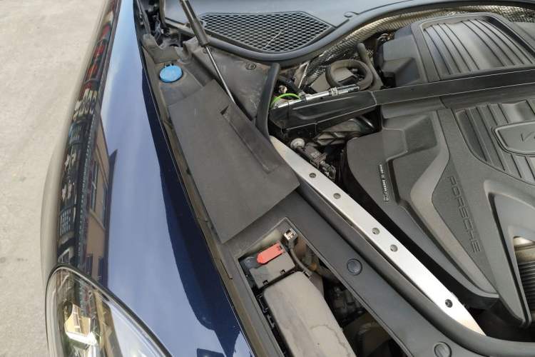Used Porsche Panamera 2022 Panamera Executive Long Wheelbase Platinum Edition 2.9T Engine Bay Right