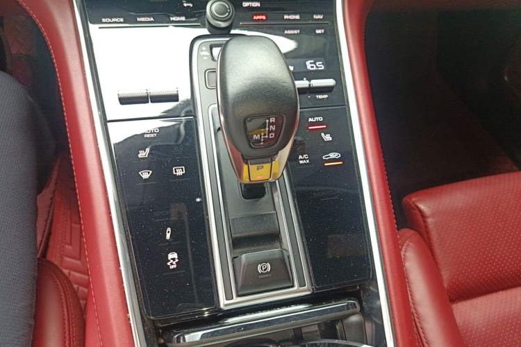 Used Porsche Panamera 2022 Panamera Executive Long Wheelbase 2.9T Gear Lever