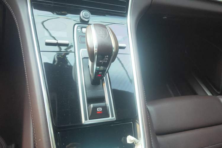 Used Porsche Panamera 2022 Panamera Executive Long Wheelbase 2.9T Gear Lever