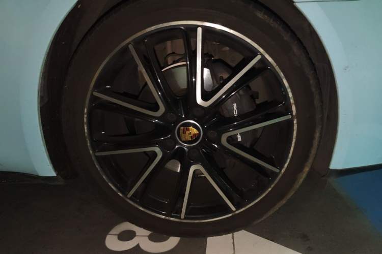 Used Porsche Panamera 2022 Panamera 2.9T Right Front Wheel Hub