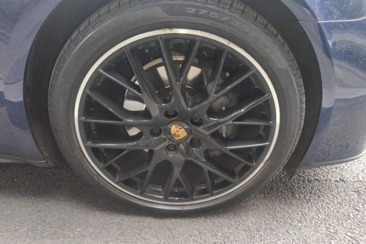 Used Porsche Panamera 2022 Panamera 2.9T Platinum Edition Right Front Wheel Hub