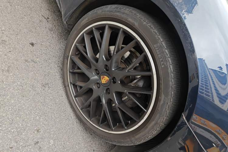 Used Porsche Panamera 2022 Panamera 2.9T Right Front Wheel Hub