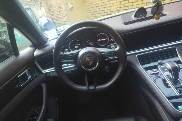 Used Porsche Panamera 2022 Panamera Executive Long Wheelbase 2.9T Steering Wheel